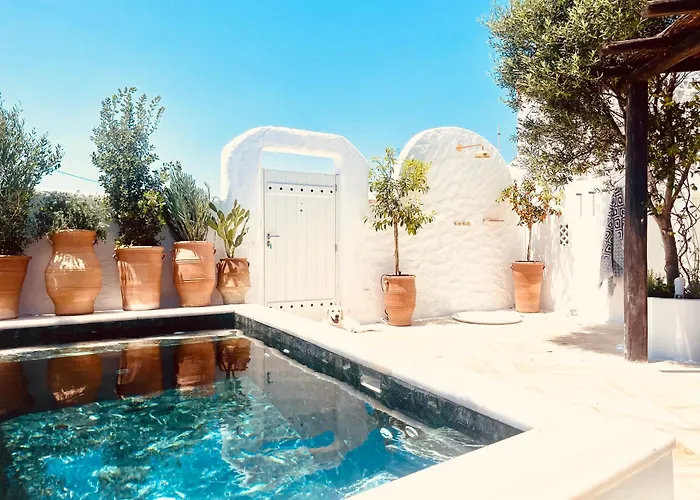 Romeo And Julio Summer House